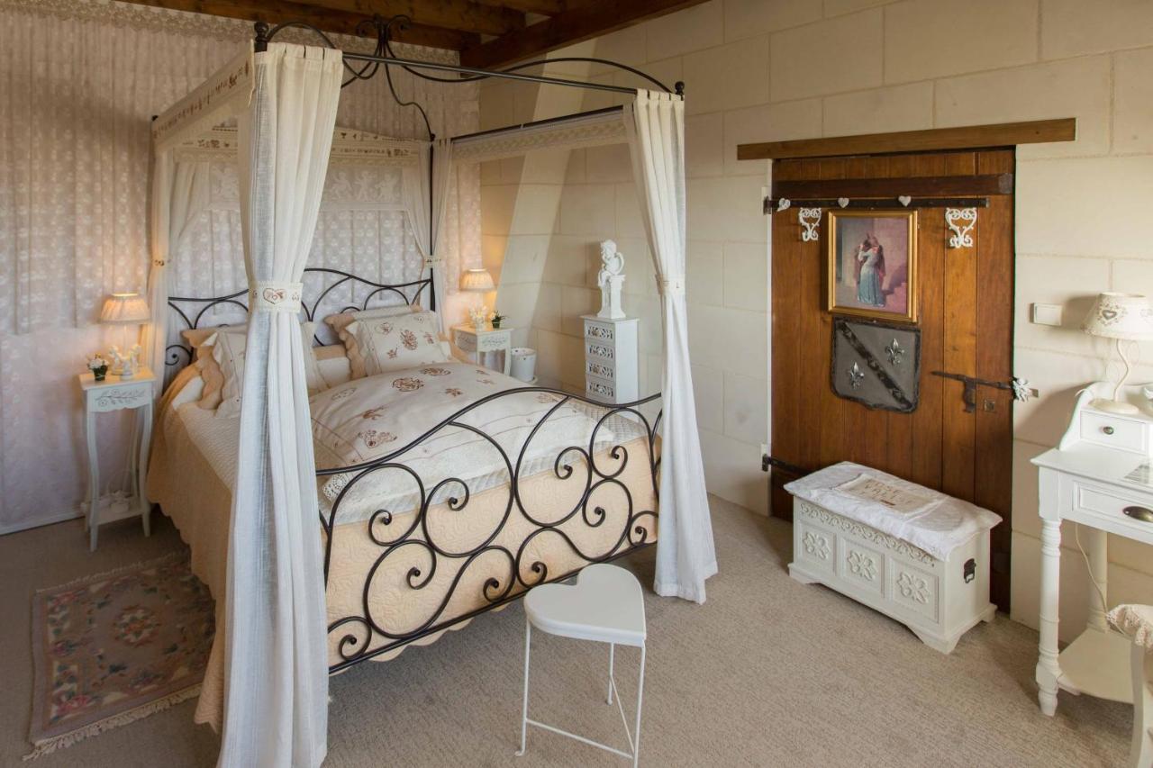 Les Charmes Bed & Breakfast Valencay Exterior photo