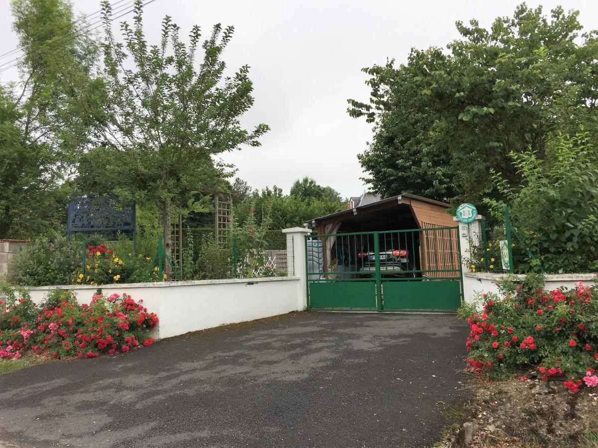 Les Charmes Bed & Breakfast Valencay Exterior photo